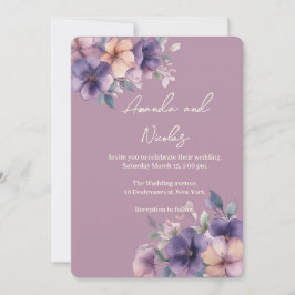 Paars roze bloemen op huwelijksuitnodiging kaart
