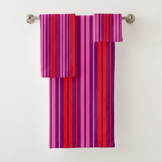 Paars Roze Rood Verticaal Strepen Design Bad Handdoek (Insitu)