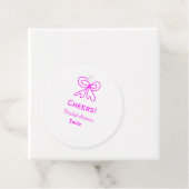 Paars roze strik bruidsfeest met naam bedankjes labels (In situ)