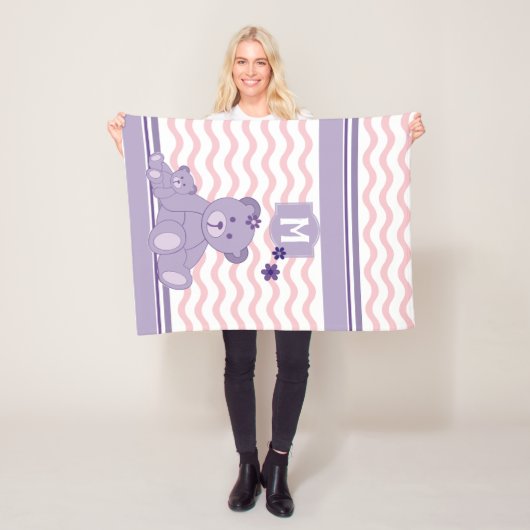 Paars Teddy Bear-ontwerp - Pas uw eigen ontwerp aa Fleece Deken (In situ)