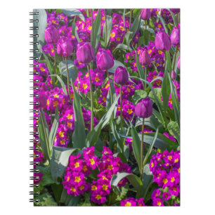 Paars tulpen en sleutelbloemennotitieboekje notitieboek
