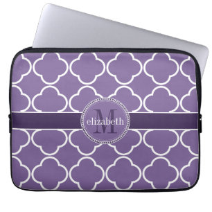 Paars   White Quatrefoil Clover Monogram Laptop Sleeve