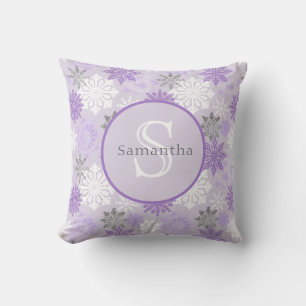 Paars wintersnowflake gepersonaliseerd monogram kussen