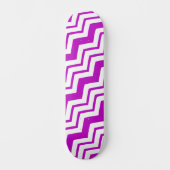 Paars Wit Chevron Zigzag Patroon Ontwerp  Persoonlijk Skateboard (Voorkant)