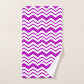 Paars Witte Chevron Zigzag Patroon Ontwerp  Bad Handdoek (Handdoek)