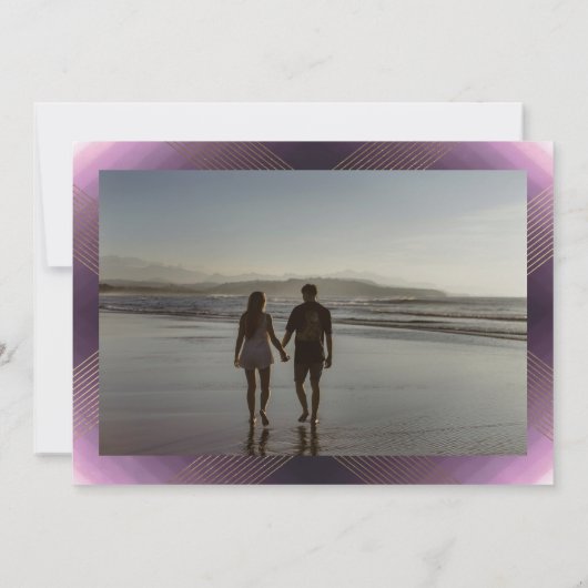 paars-witte klassieke deco goudmonogram save the date (Achterkant)