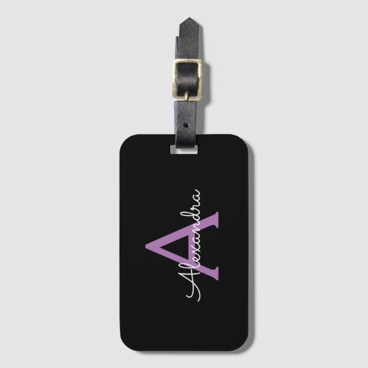 Paars zwart Script Girly Monogram Naam Bagagelabel (Voorkant (verticaal))