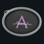 Paars zwart Script Girly Monogram Naam Gesp<br><div class="desc">Zwart en Paarse Eenvoudig Script Monogram Naam Belt Buckle. Dit maakt het perfecte afstuderen,  zoet 16 16th,  18th,  21st,  30th,  40th,  50th,  60th,  70th,  80th,  90th,  100th Birthday,  bruiloft,  vrijgezellenfeest,  jubileum,  baby shower of vrijgezellenfeest cadeau voor iemand die houdt van glamoureuze luxe en chique stijlen.</div>