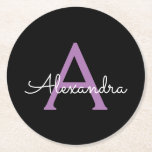 Paars zwart Script Girly Monogram Naam Ronde Kartonnen Onderzetter<br><div class="desc">Zwart en Paarse Eenvoudig Script Monogram Naam Papieren Onderzetters. Dit maakt het perfecte afstuderen,  verjaardagscadeau,  bruiloft,  vrijgezellenfeest,  jubileum,  baby shower of vrijgezellenfeest cadeau voor iemand die houdt van glamoureuze en chique stijlen.</div>