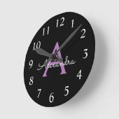 Paars zwart Script Girly Monogram Naam Ronde Klok (Hoek)