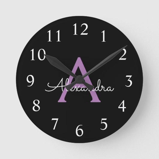 Paars zwart Script Girly Monogram Naam Ronde Klok (Voorkant)