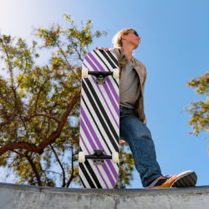 Paars Zwart Wit Strepen Patroon Ontwerp Persoonlijk Skateboard