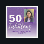Paarse 50 en Fabulous 50th Birthday Foto Servet<br><div class="desc">Paarse 50 en Fabulous 50th Verjaardagsfeestje Fotoservetten. Geweldige servetten voor het 50ste verjaardagsfeest met een aangepaste foto, inspirerend en grappige quote 50 en fantastisch. De achtergrond is levendig paars en de tekst is in witte kleur. Personaliseer het bord met je foto, jouw naam en het leeftijdsnummer, en maak je eigen...</div>