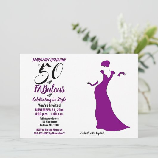 Paarse 50 en FABulous Verjaardagsfeestuitnodiging Kaart (Staand voorkant)
