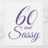 Paarse 60 en Sassy Verjaardag Wijn Etiket (Enkel label)