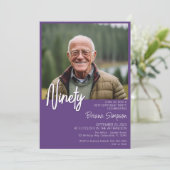 Paarse 90e verjaardag foto uitnodiging (Staand voorkant)