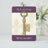 Paarse aankondiging van de belangrijkste verhuizin (Staand voorkant)