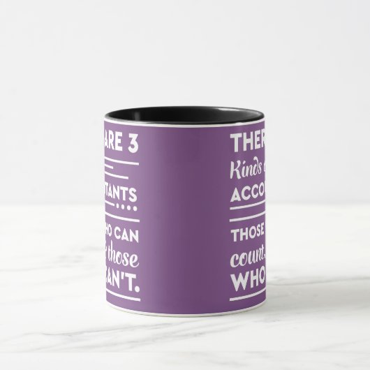 Paarse accountant zegt "3 soorten accountants" mok (Midden)