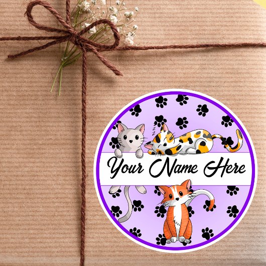 Paarse achtergrond met Cute kittens Classic Round Ronde Sticker