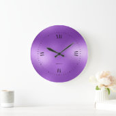 Paarse achtergrondmonogram weergeven grote klok (Huis)