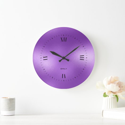 Paarse achtergrondmonogram weergeven grote klok (Huis)