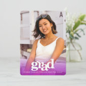Paarse afstuderen Custom Photo Bold Type Modern Aankondiging (Staand voorkant)