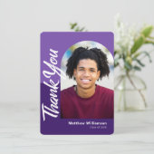 Paarse Afstuderen Foto Bold Arch Script Modern Bedankkaart (Staand voorkant)