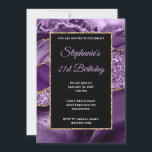 Paarse Agate Gold Glitter Glam 21st Birthday Kaart<br><div class="desc">Creëer uw eigen fancy, stijlvolle mijlpaal voor haar 21ste verjaardag. Decoratieve faux goudglitter en paarse agate digital art graphic design background. Er is gouden glitter en zwarte rechthoekbekleding voor uw uitnodigingsinformatie. Pas de lavender en de witte doopvontstijlen, de kleur en de grootte aan. De luxe moderne glitter en agate worden...</div>