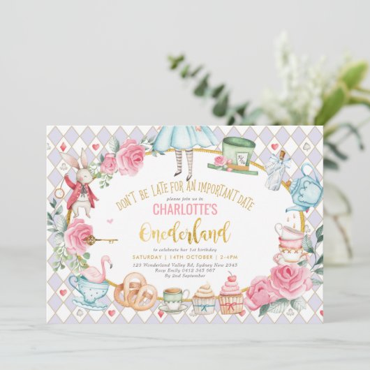 Paarse Alice in Wonderland 1ste verjaardag Mad Tea Kaart (Staand voorkant)