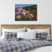 Paarse Aster Bloemen bij Mount Rainier Canvas Afdruk (Insitu (Slaapkamer))