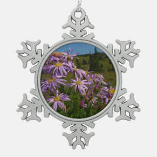 Paarse Aster Flowers op Mount Rainier Tin Sneeuwvlok Ornament
