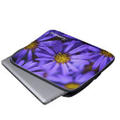 Paarse Aster Flowers op RHS Garden Wisley Laptop Sleeve (Voorkant onderkant)