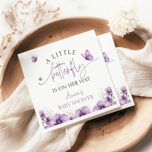 Paarse baby vlinder op weg naar baby shower servet