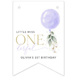 Paarse ballon, groen, gebladerte, eerste verjaarda vlaggetjes