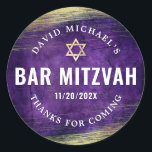 Paarse Bar Mitzvah Waterverf Goudfolie Modern Ronde Sticker<br><div class="desc">Wees trots, blij en toon deze mijlpaal van je favoriete Bar Mitzvah! Gebruik deze coole, unieke, moderne, gepersonaliseerde sticker om zijn speciale dag aan te vullen. Metallic zilverfolie penseelstreken en Star van David, samen met een gewaagde witte typografie, bedekken een rijke, donkere paarse ombre waterverf achtergrond. Pas de douanetekst met...</div>