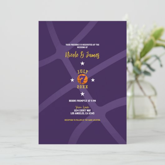 Paarse Basketbal Chic Minimaal Sport Bruiloft    Kaart (Staand voorkant)