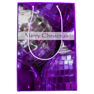 Paarse Baubles Merry kerstcadeautas medium Cadeauzakje