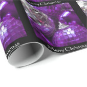 Paarse Baubles Vrolijk kerstzwart Cadeaupapier (Rol Hoek)
