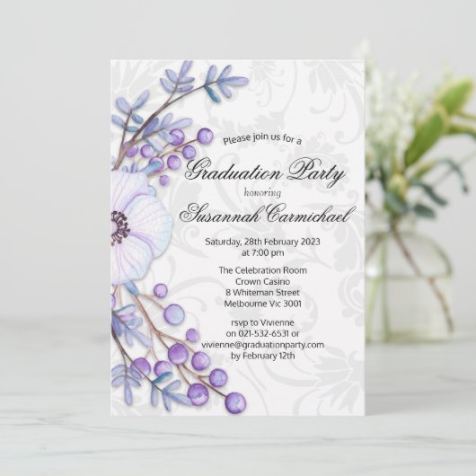 Paarse Berry Wreath en Elegant Damask Afstuderen Kaart (Staand voorkant)