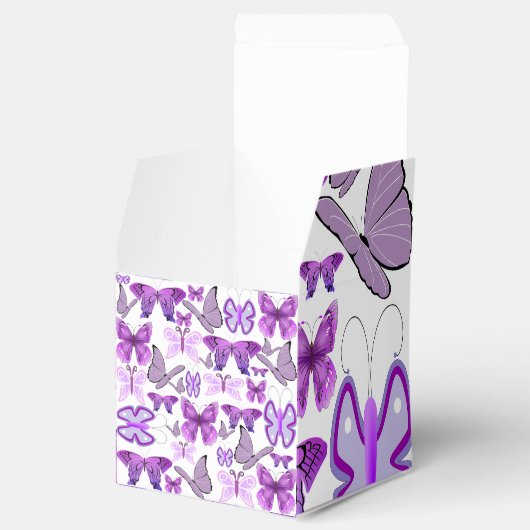 Paarse bewustmakingsbotervliegen bedankdoosjes (Geopend)
