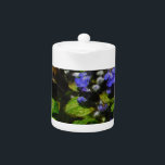 Paarse bijenbalm en roodbaars theepot<br><div class="desc">Paarse bijenbalmploesbloem en gele en zwarte borstelbijen Foto van Sandy Closs,  genomen op het paars van het Arrowidemeer,  "bijenbalm",  bloem,  bloemen,  bloem,  veer,  kersen,  kersen,  tuin,  bruiloft,  bruiloften;</div>