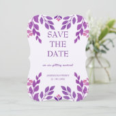 Paarse bladeren bruiloft thema save the date (Staand voorkant)