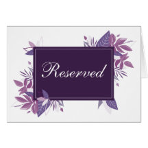 Paarse bladeren voorbehouden teken. Botanische bru