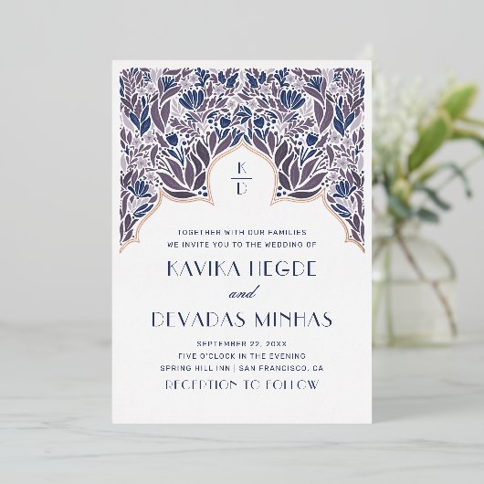 Paarse blauwe bloem. Gouden Indiaanse bruinhoutbru Folie Uitnodiging (Staand Voorkant)