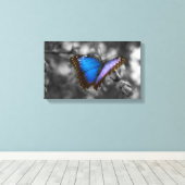 Paarse blauwe vlinder canvas afdruk (Insitu (Houten vloer))