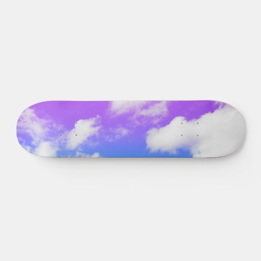 Paarse blauwe wolkenhemel persoonlijk skateboard (Horizontaal)