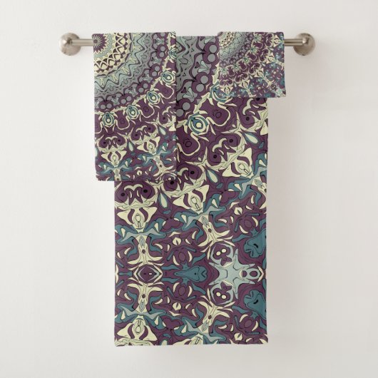 Paarse Blauwgroen en Crème Mandala Patroon Bad Handdoek (Insitu)