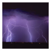 Paarse bliksem in een nachtwoestijn-dun Storm Foto Afdruk (Voorkant)