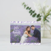 Paarse bloeiende grens twee foto bruiloft dank u briefkaart (Staand voorkant)