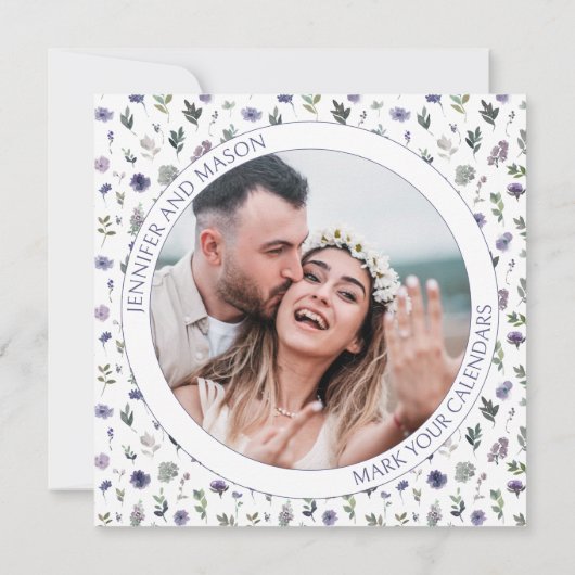 Paarse bloem Bewaar de Date fotouitnodiging (Achterkant)